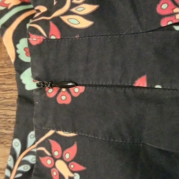 Pleated Skirt - Picture 4 of 8